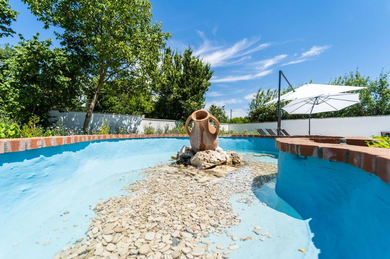 Holiday Home Carla And Dajana Veliki Vareški Exterior foto